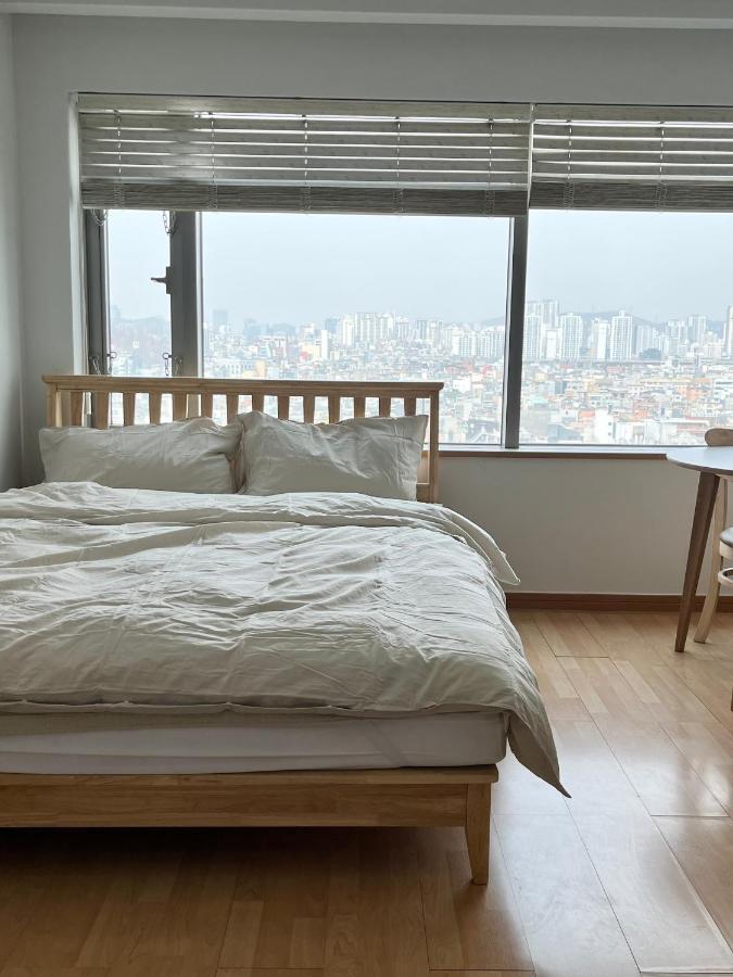 Апартаменты 1 Minute House From Hongdae Сеул Экстерьер фото